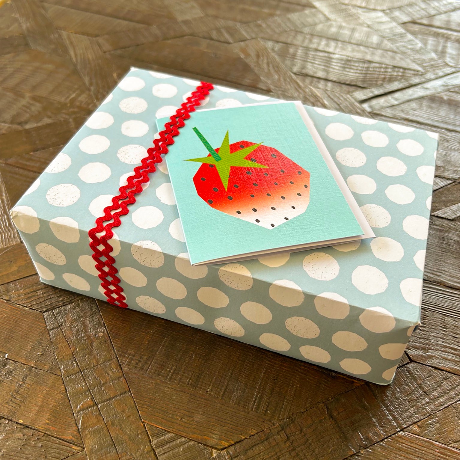 AL13 mini strawberry greetings card