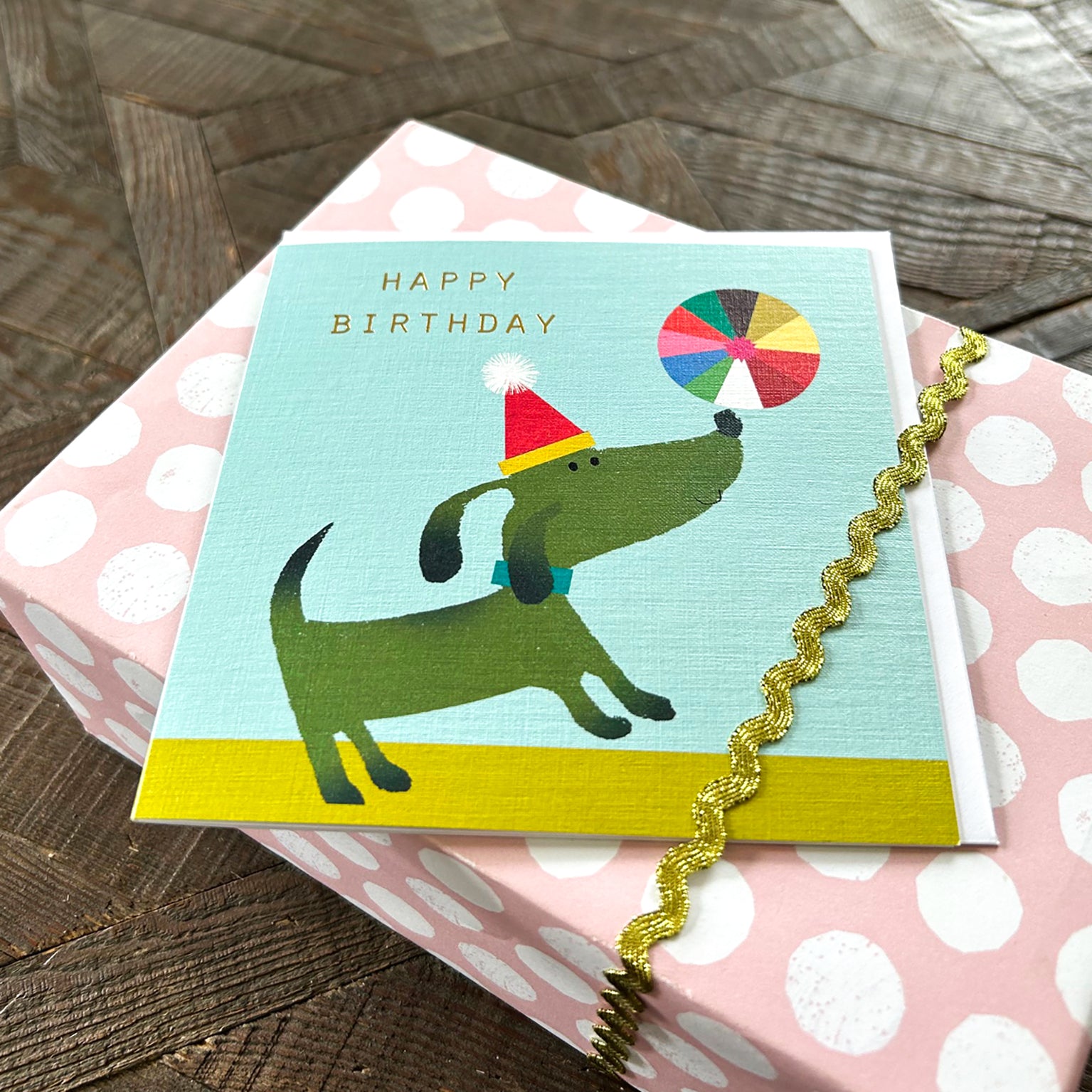 BDG01 gold foiled dog & ball birthday card