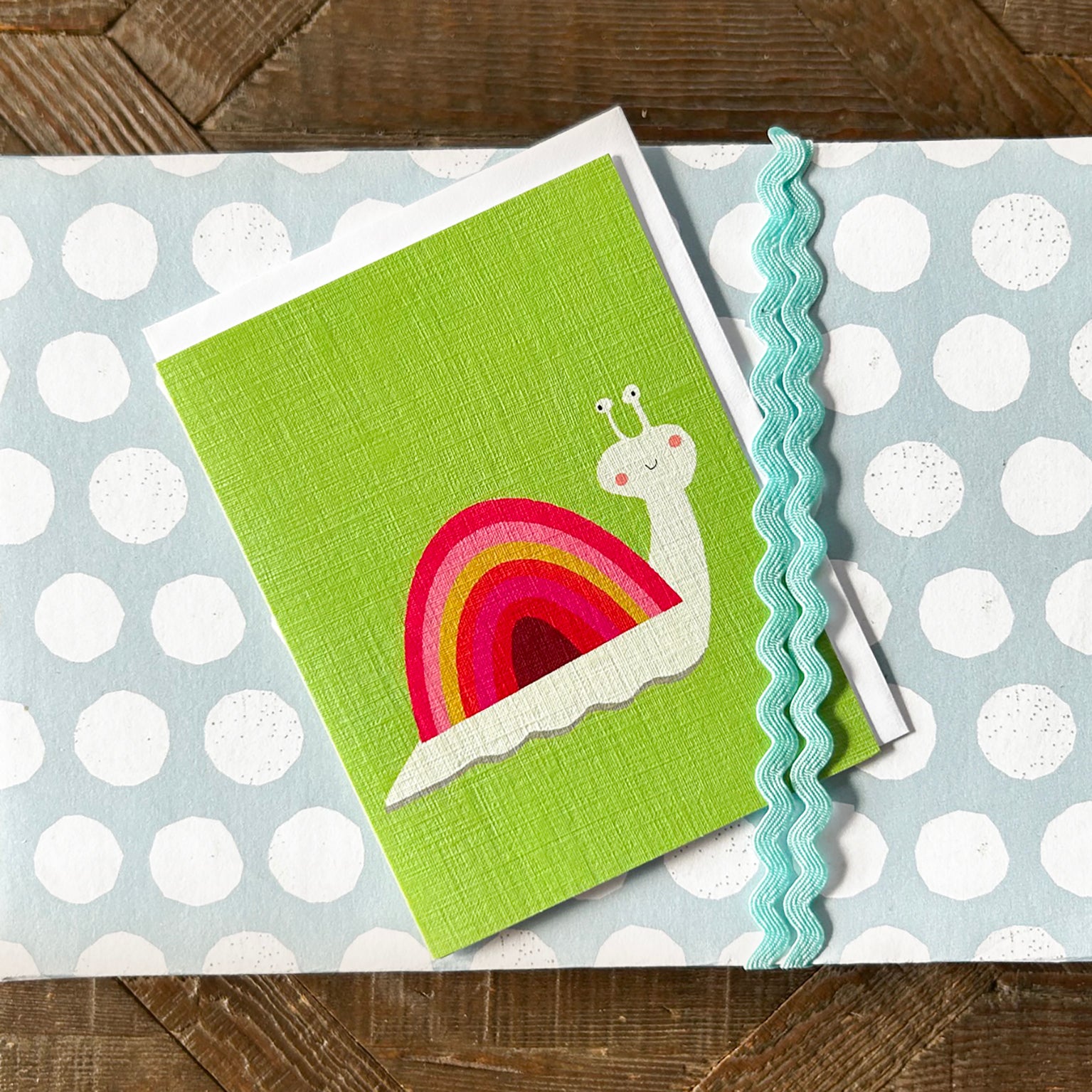 KAB34 mini snail greetings card