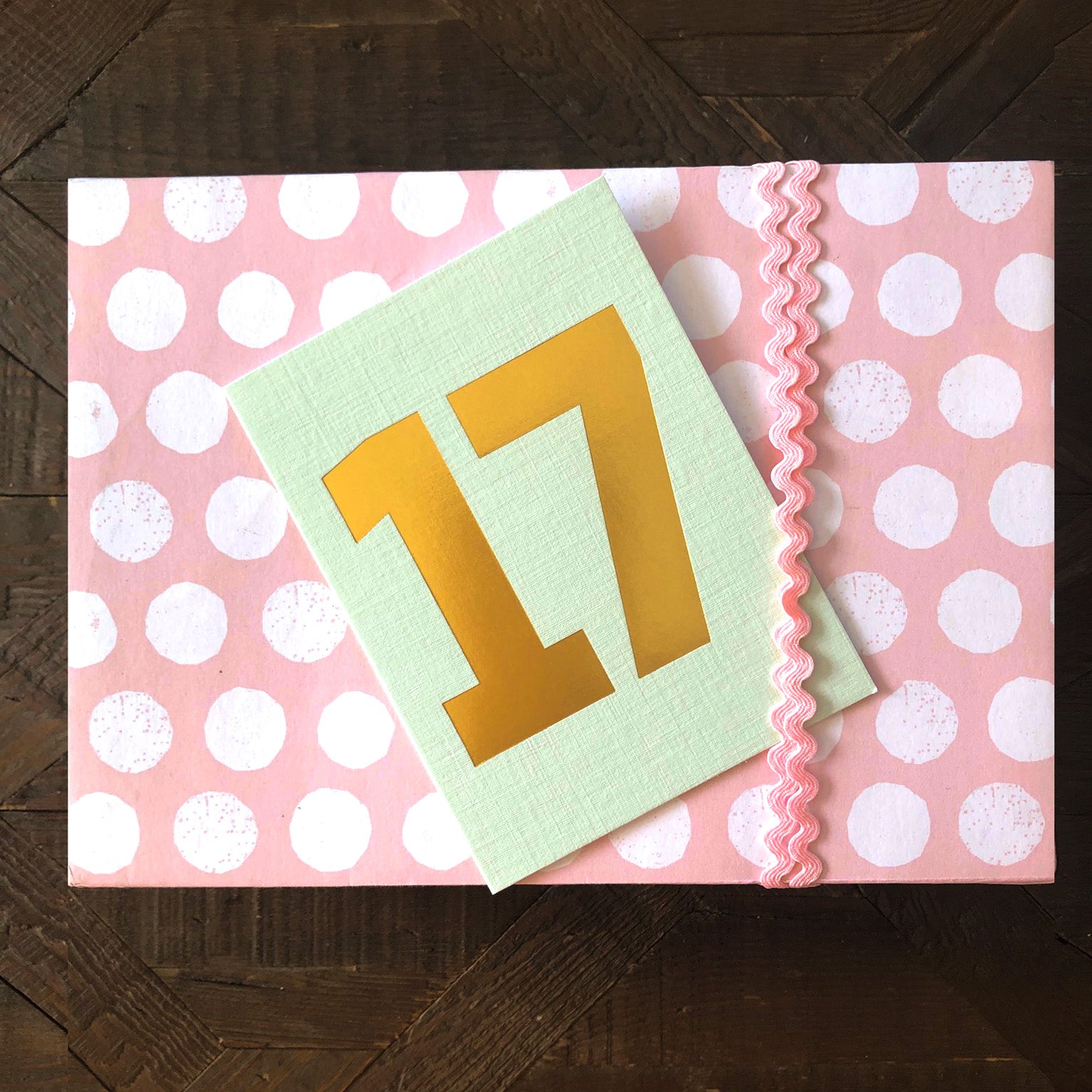 TGD20 mini gold foiled number seventeen card