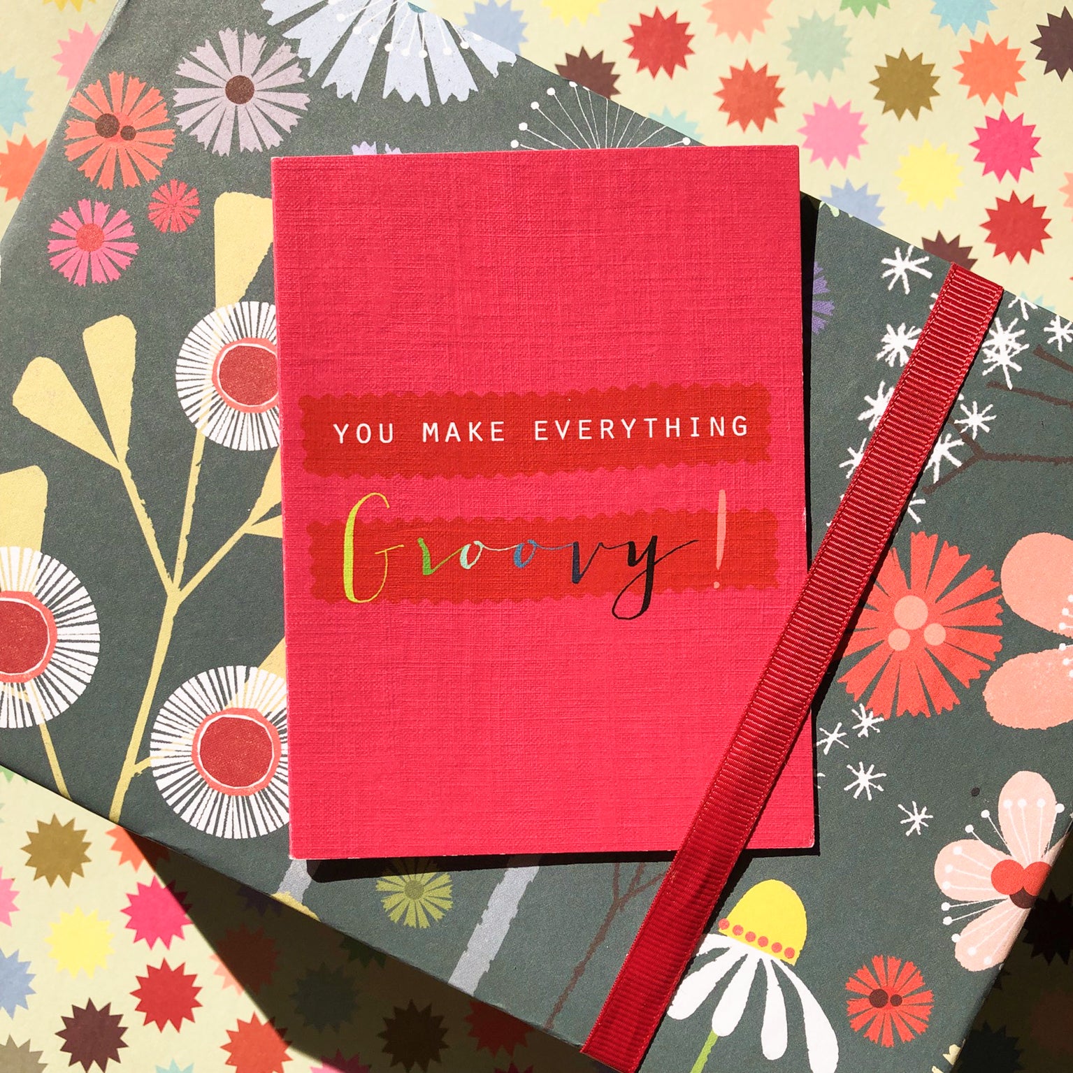 TW446 mini groovy greetings card