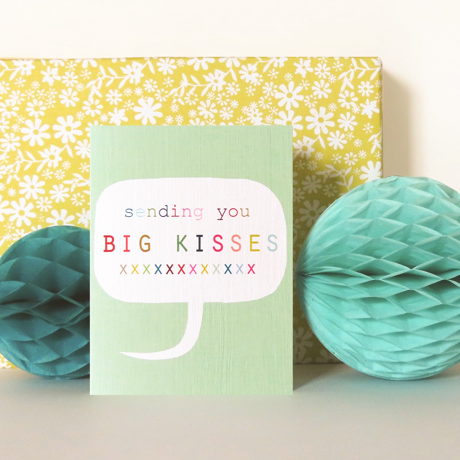 TWB30 mini big kisses card