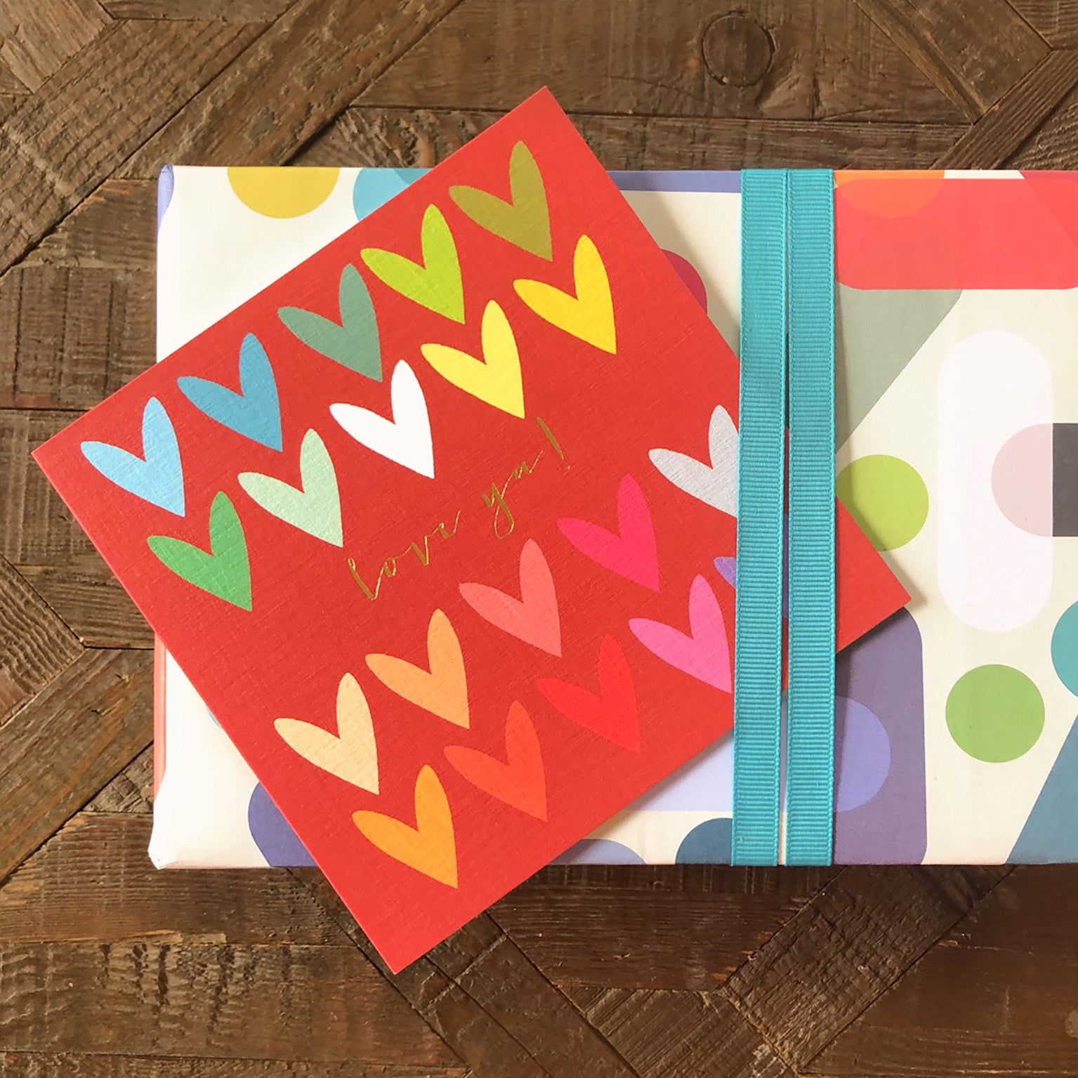 WO44 gold foiled love ya! greetings card