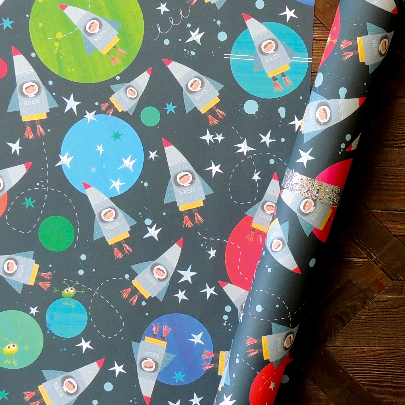 WP90 spaceman wrapping paper