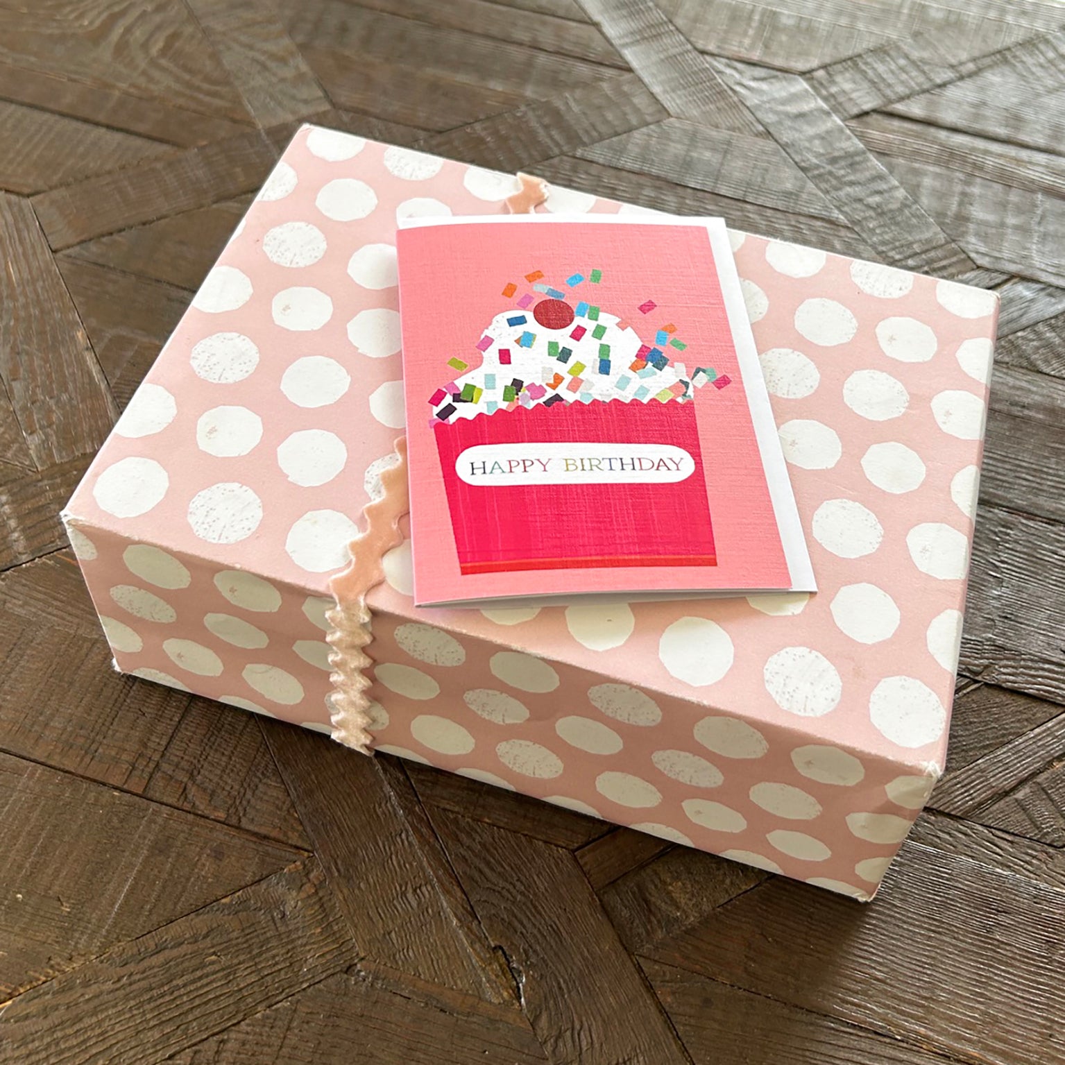 AL33 mini happy birthday cupcake card