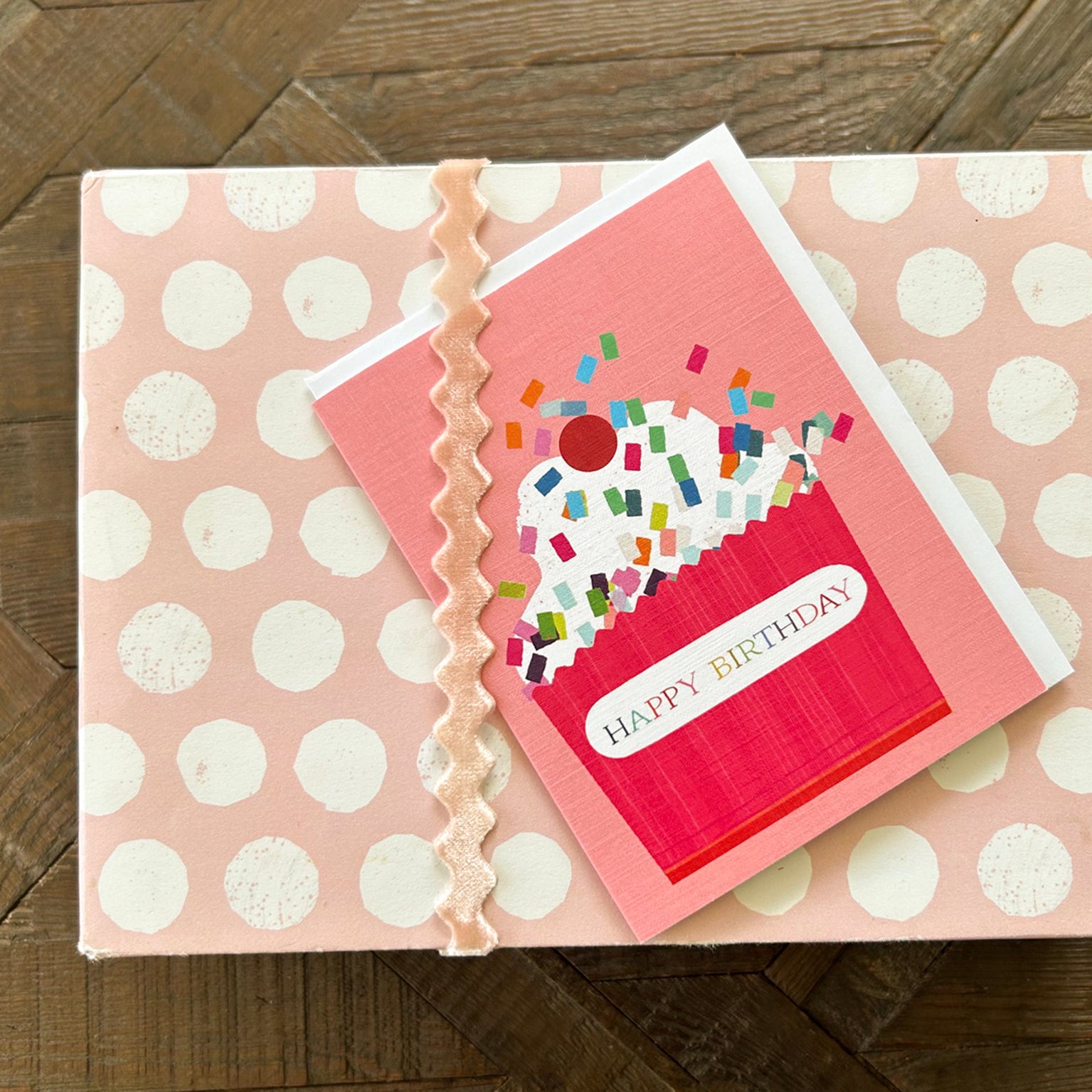 AL33 mini happy birthday cupcake card