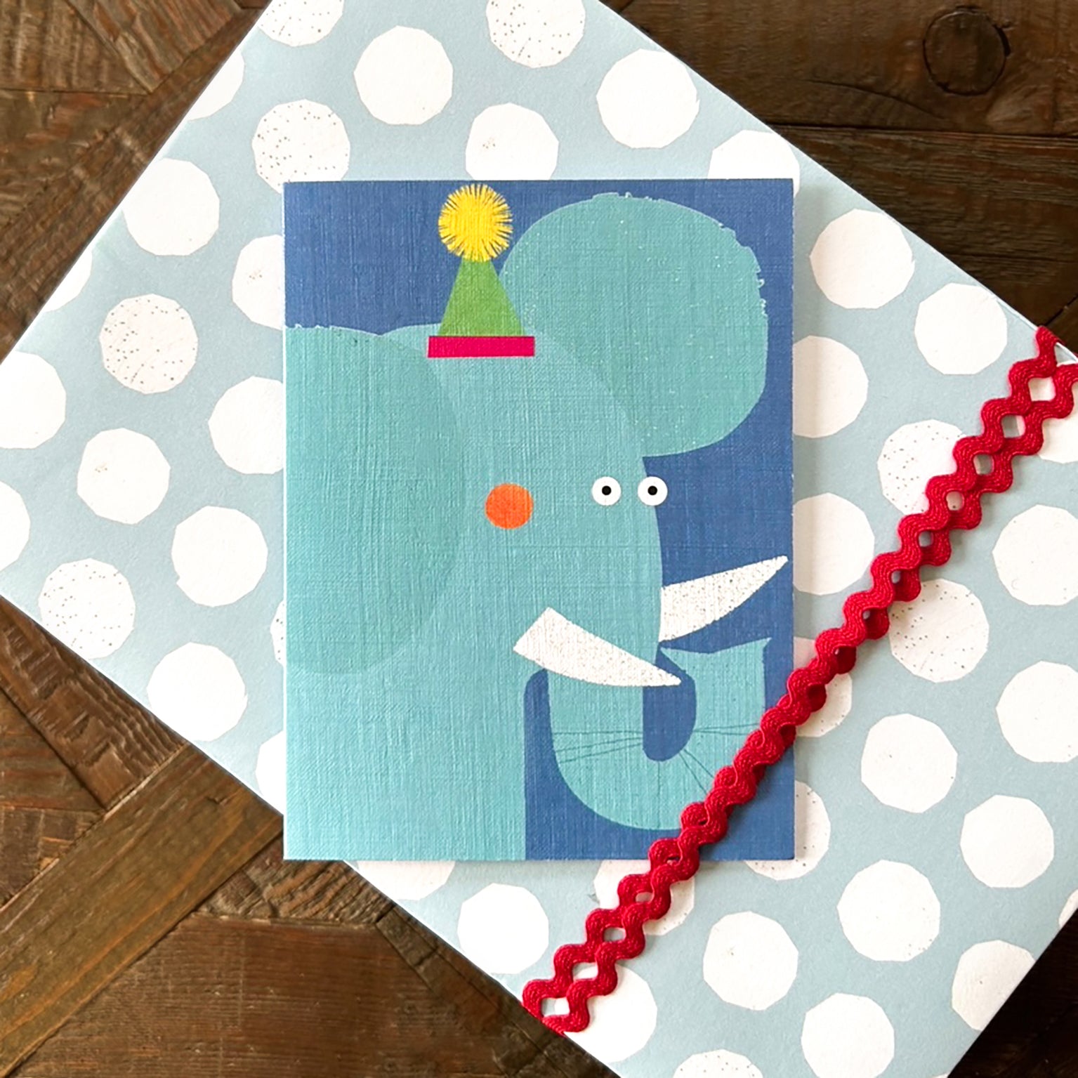 KAB06 mini elephant greetings card