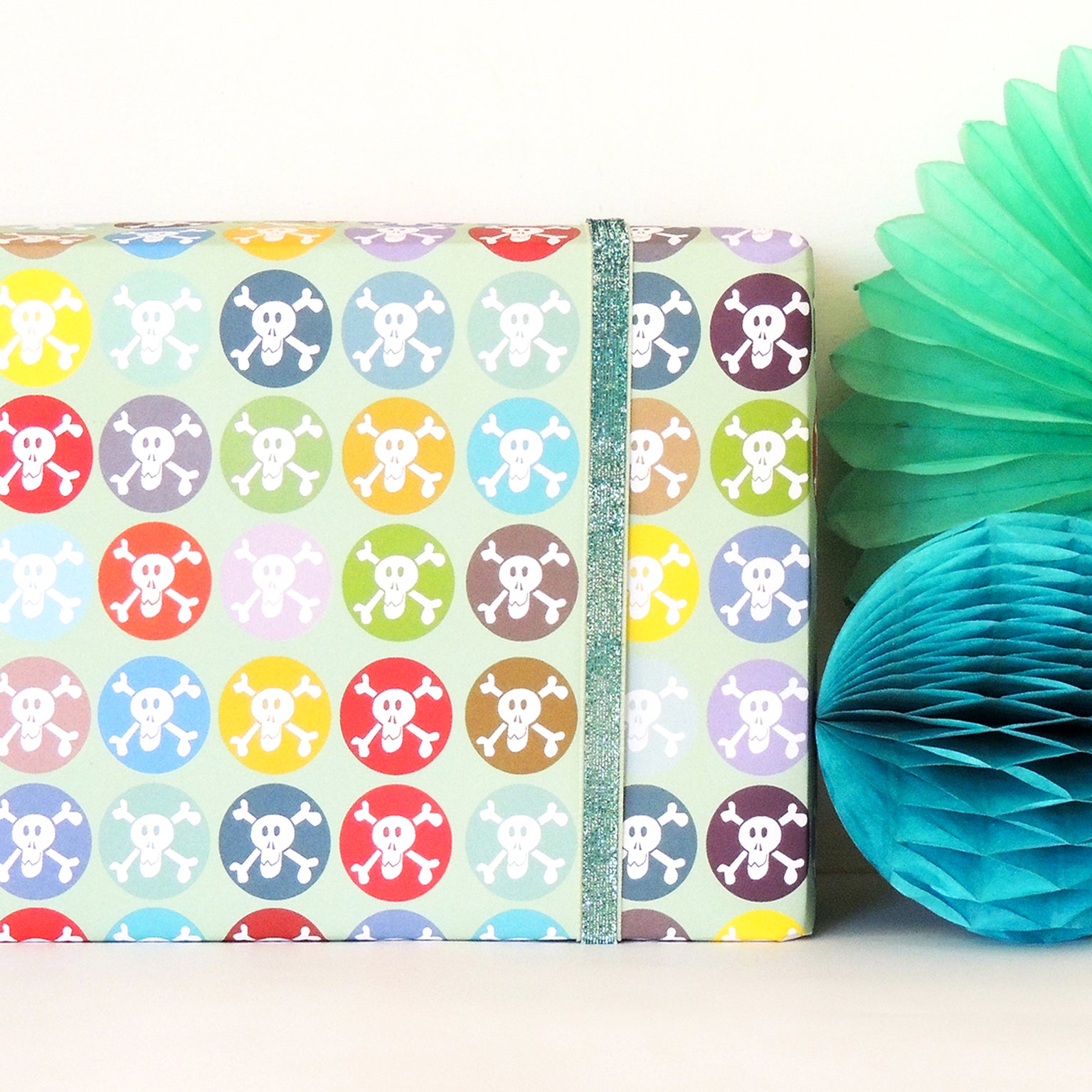 WP04 skulls wrapping paper