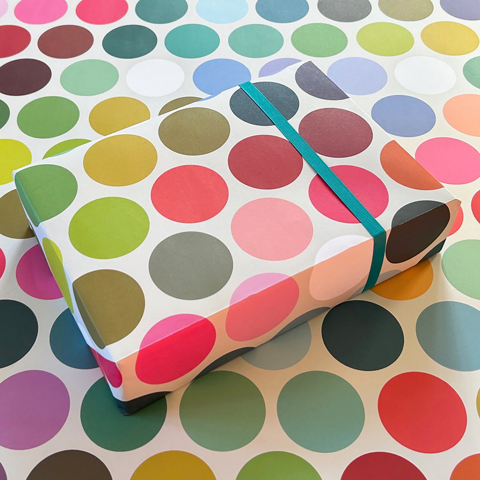 WP138 bauhaus spot wrapping paper