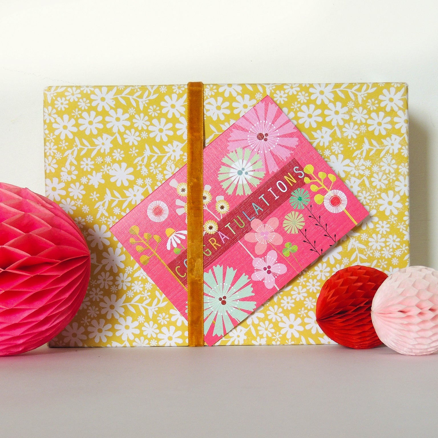 TW506 mini floral congratulations card